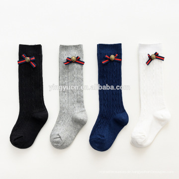 2019 Heißverkaufsstreifen einfache Socken gekämmte Baumwollbow Doppelzylinder Knie High Baby Socken